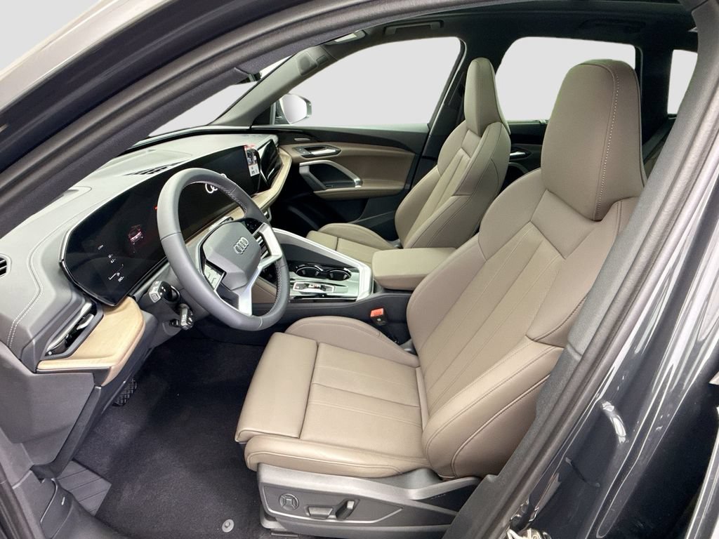 Used 2025 Audi Q5 Premium Plus w/ Premium Plus AWD/4WD image 19