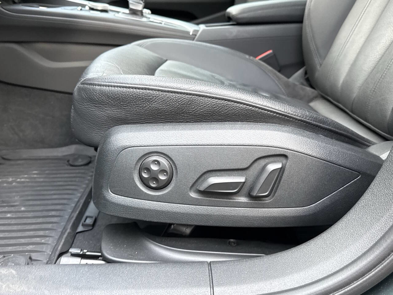 Used 2017 Audi A4 2.0T Premium Plus image 29