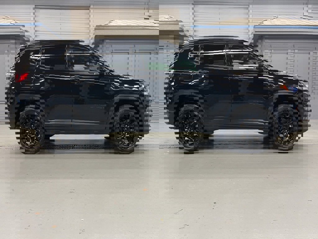 Used 2022 Jeep Compass Latitude image 8