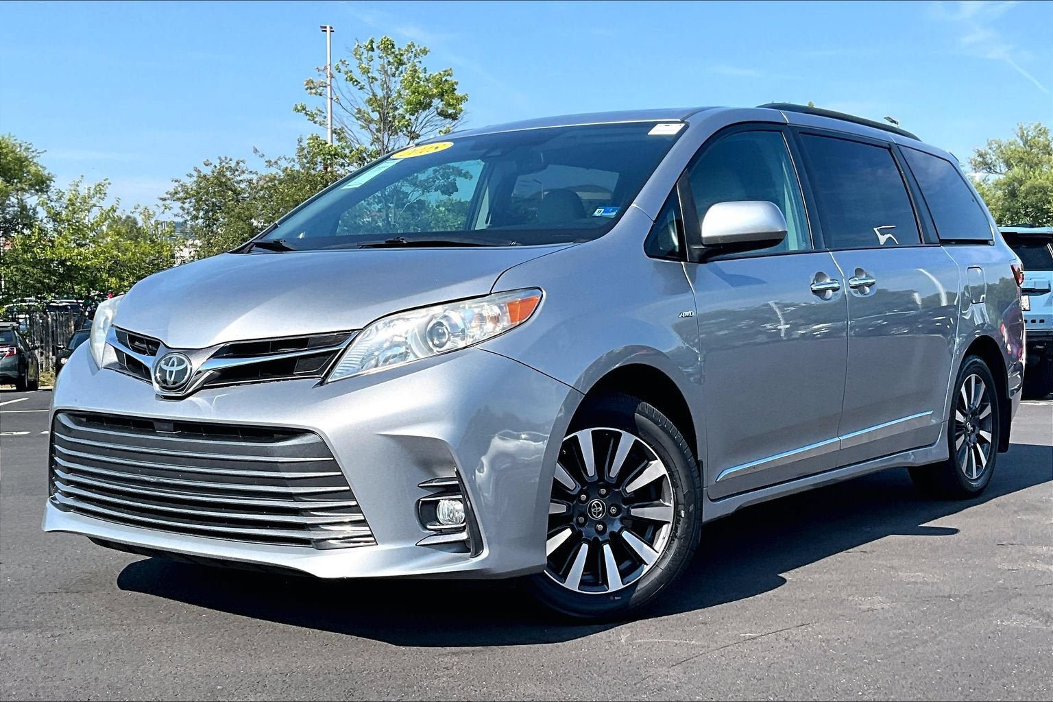 Used 2018 Toyota Sienna XLE w/ Protection Package AWD/4WD video 1