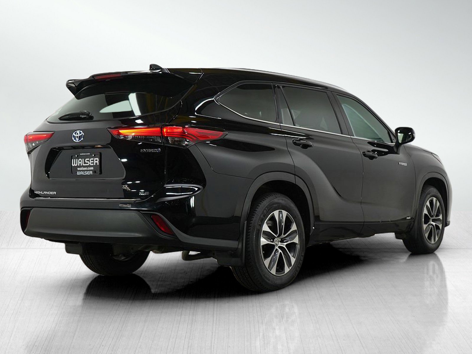 Used 2021 Toyota Highlander XLE image 6