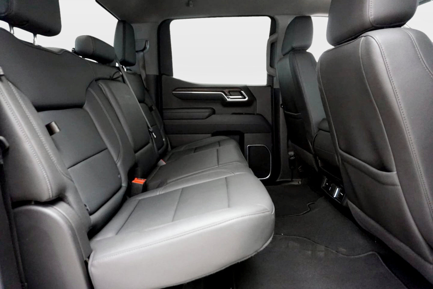 Used 2026 GMC Sierra 1500 SLT AWD/4WD image 23