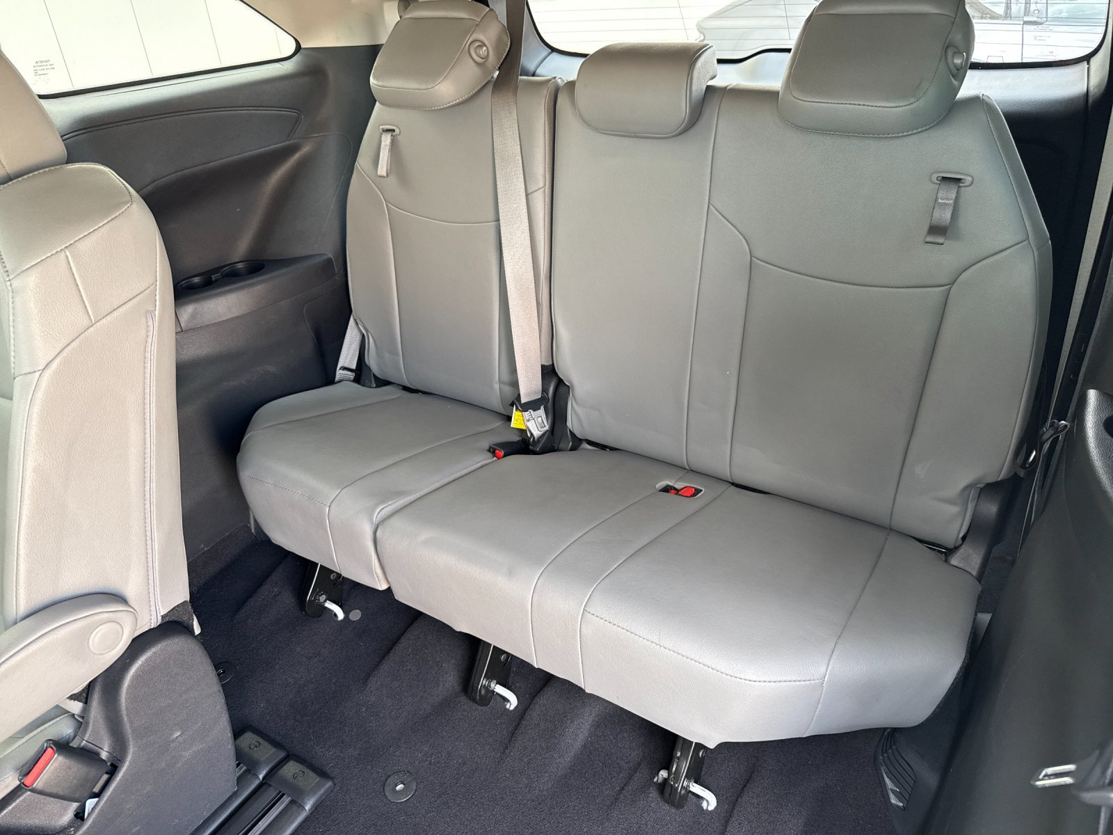 Certified 2025 Toyota Sienna XLE FWD image 14