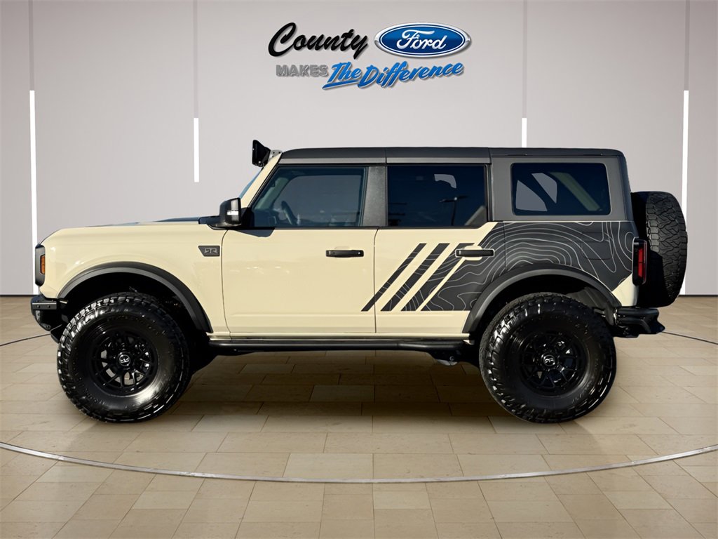 New 2025 Ford Bronco Badlands image 3