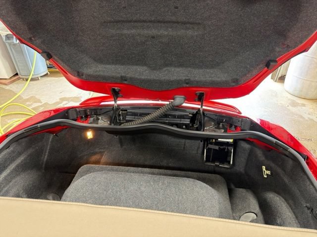 Used 2007 Pontiac Solstice Convertible w/ Premium Package RWD image 19