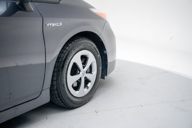 Used 2013 Toyota Prius Four w/ Deluxe Solar Roof Pkg FWD image 22