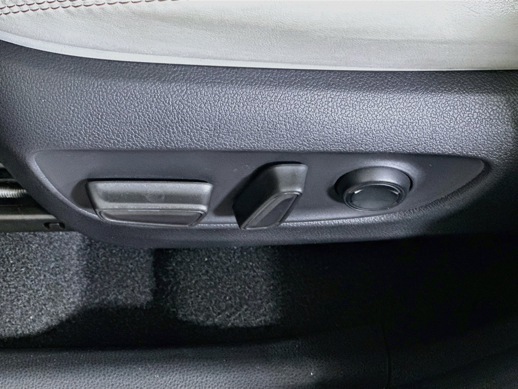 Certified 2022 Toyota RAV4 XLE Premium FWD image 13