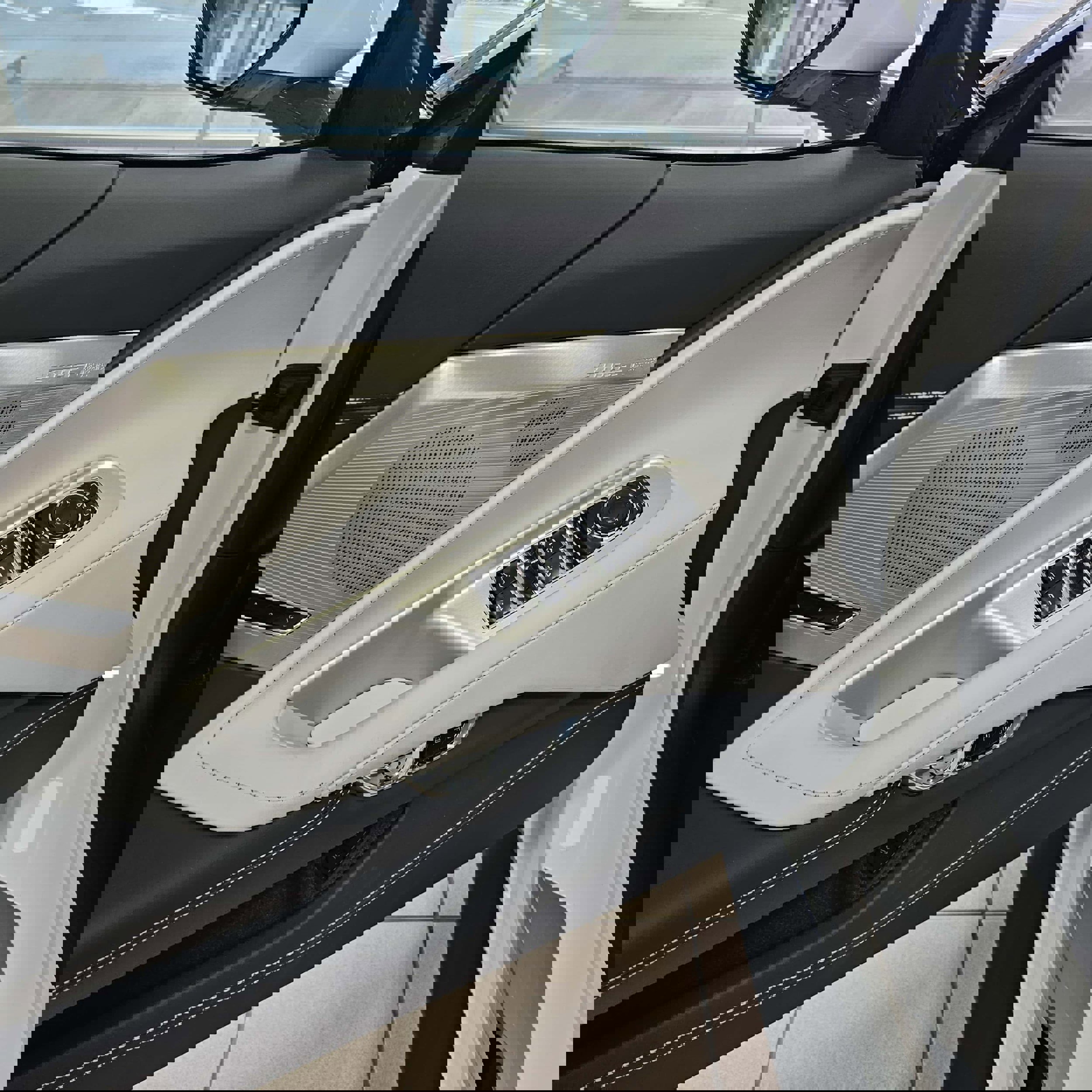 New 2026 Chevrolet Corvette Stingray Premium Conv w/ Z51 Performance Package image 11