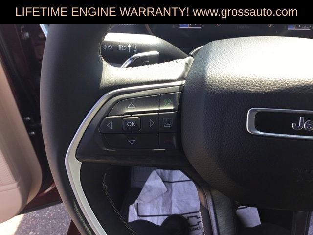 Used 2024 Jeep Grand Cherokee Limited AWD/4WD image 17