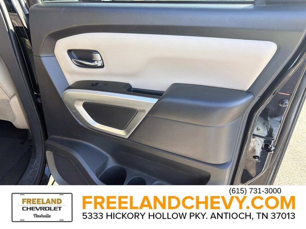 Used 2017 Nissan Titan SV image 22