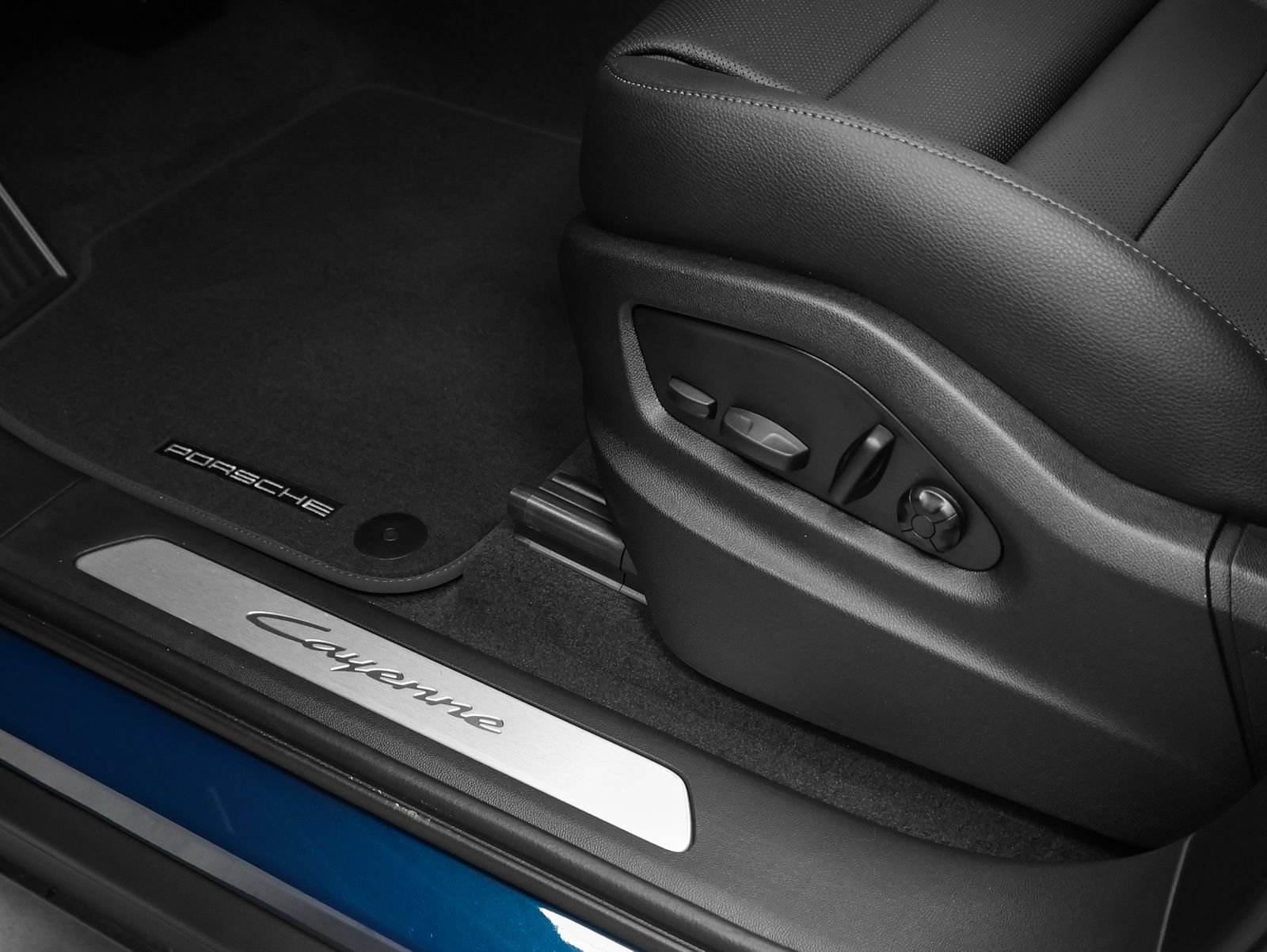 New 2026 Porsche Cayenne AWD/4WD image 28