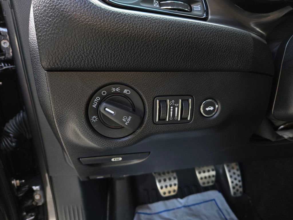 Used 2021 Dodge Challenger R/T w/ Blacktop Package image 16