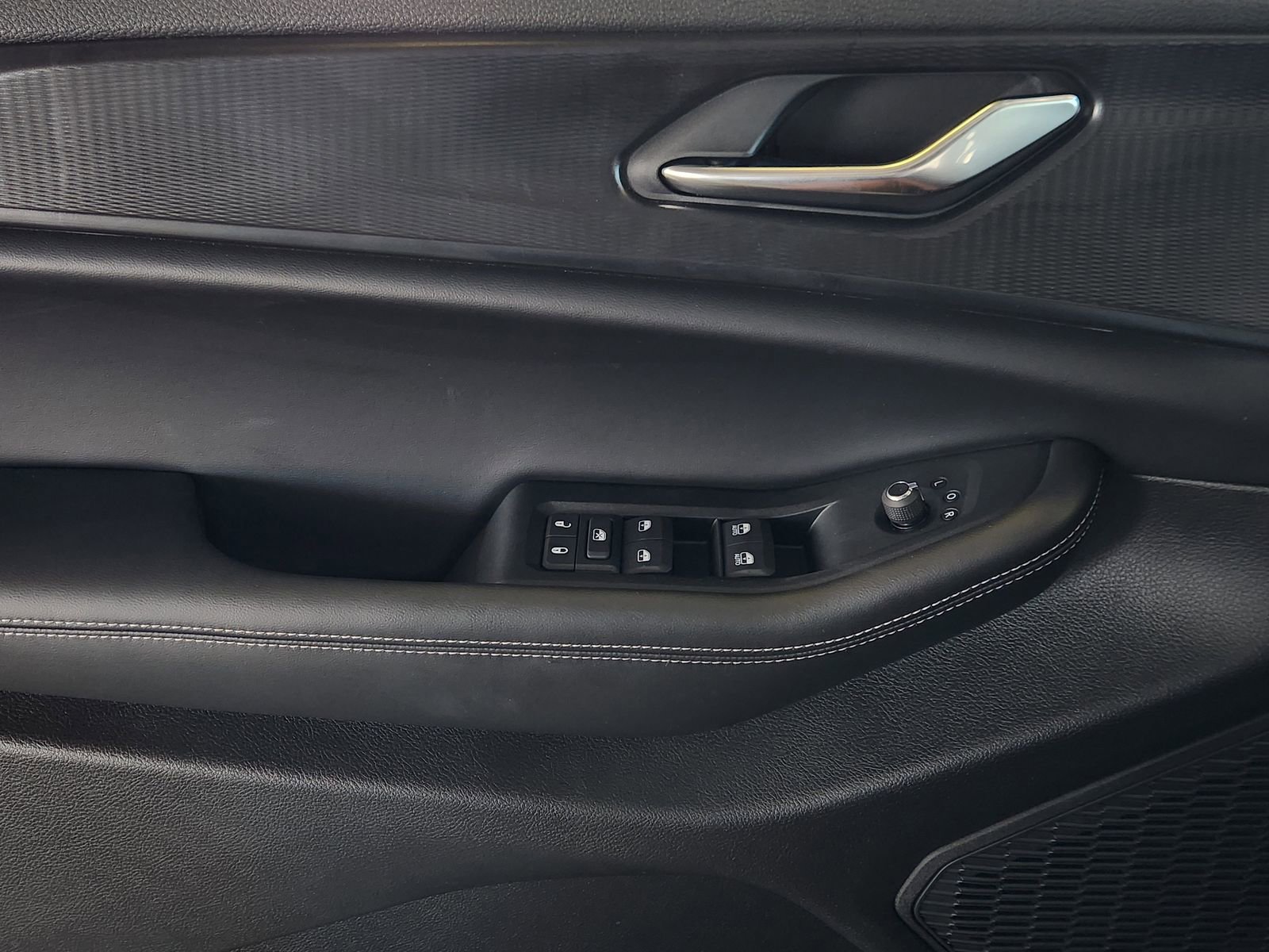 New 2025 Jeep Grand Cherokee L Altitude image 18