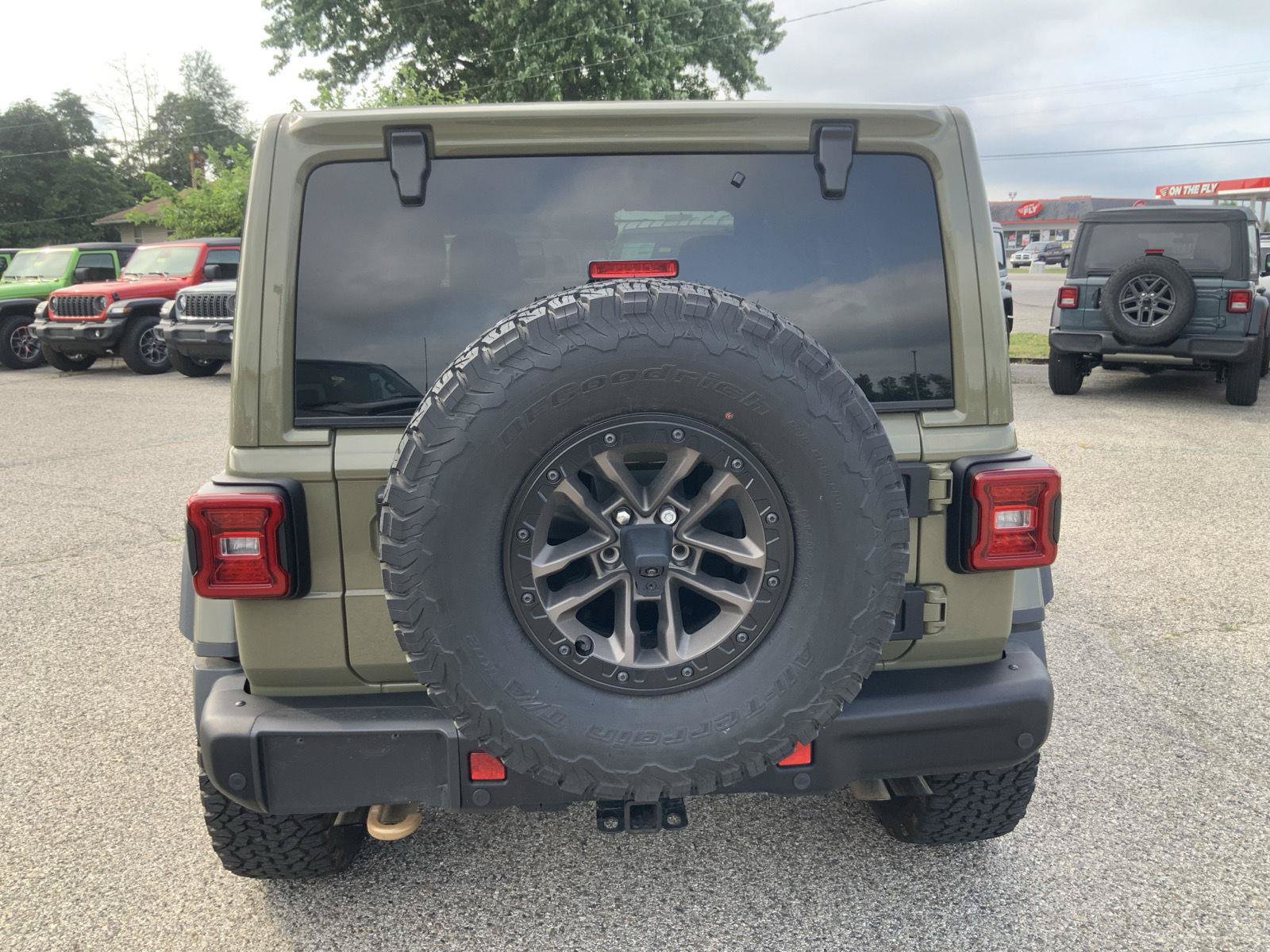 Used 2025 Jeep Wrangler Unlimited Rubicon 392 AWD/4WD image 10
