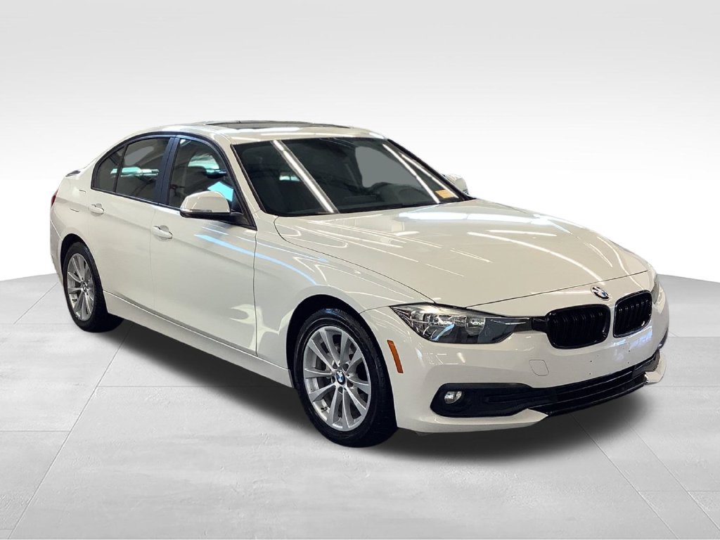 Used 2017 BMW 320i xDrive Sedan AWD/4WD image 8