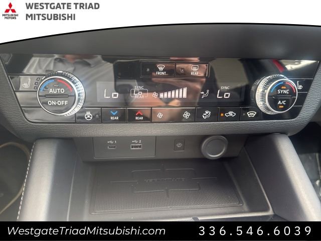 New 2025 Mitsubishi Outlander SEL image 26