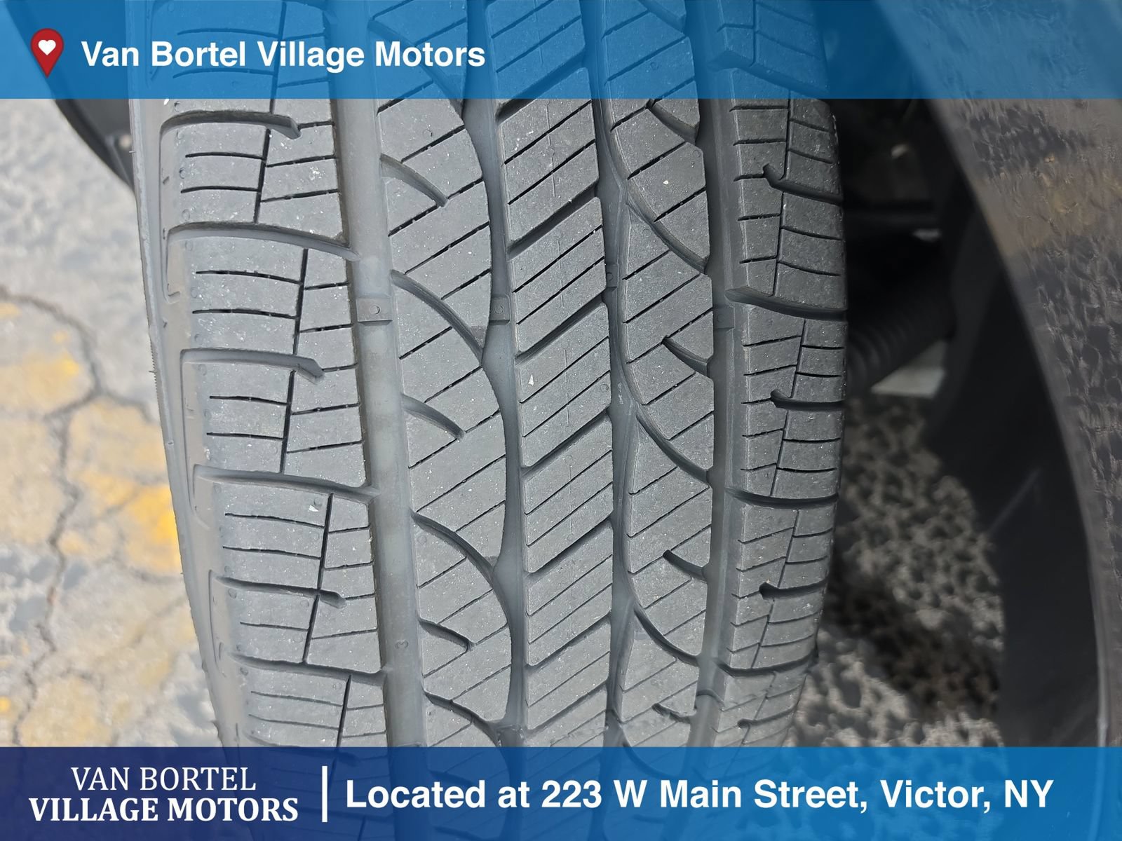 Used 2020 Volvo XC60 T5 Momentum w/ Protection Package Premier AWD/4WD image 34