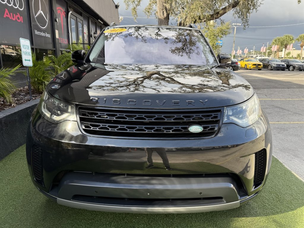 Used 2017 Land Rover Discovery HSE AWD/4WD image 2