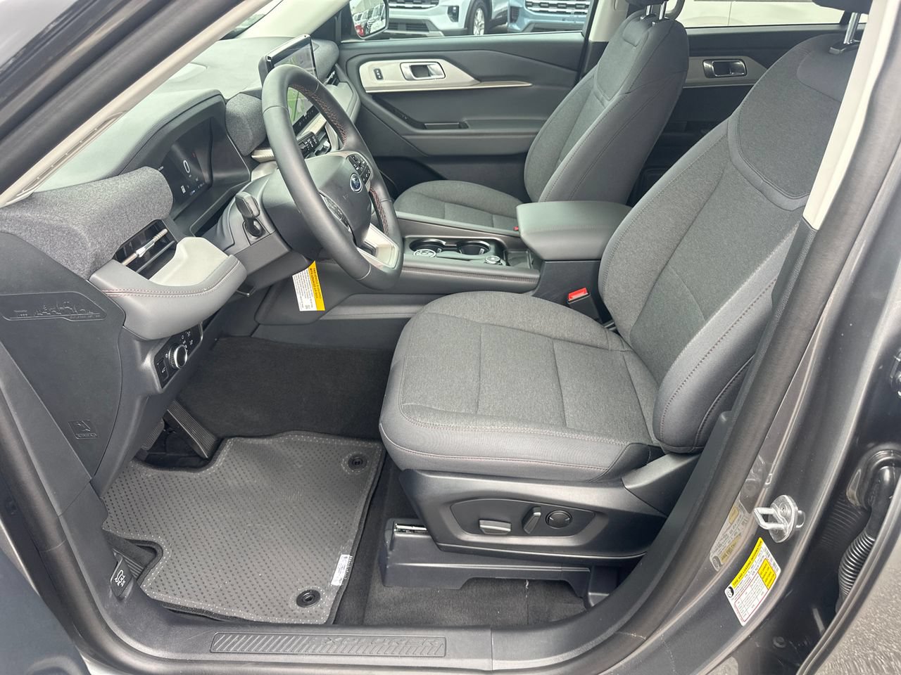 New 2026 Ford Explorer Active RWD image 9