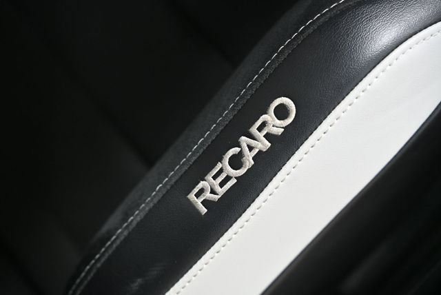 Used 2020 Ford Mustang Shelby GT500 w/ Carbon Fibre Track Pack image 29