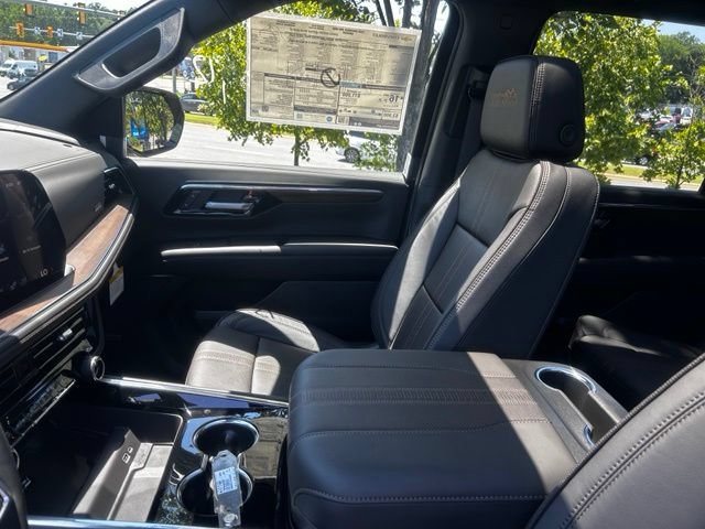 New 2026 Chevrolet Suburban High Country AWD/4WD image 13