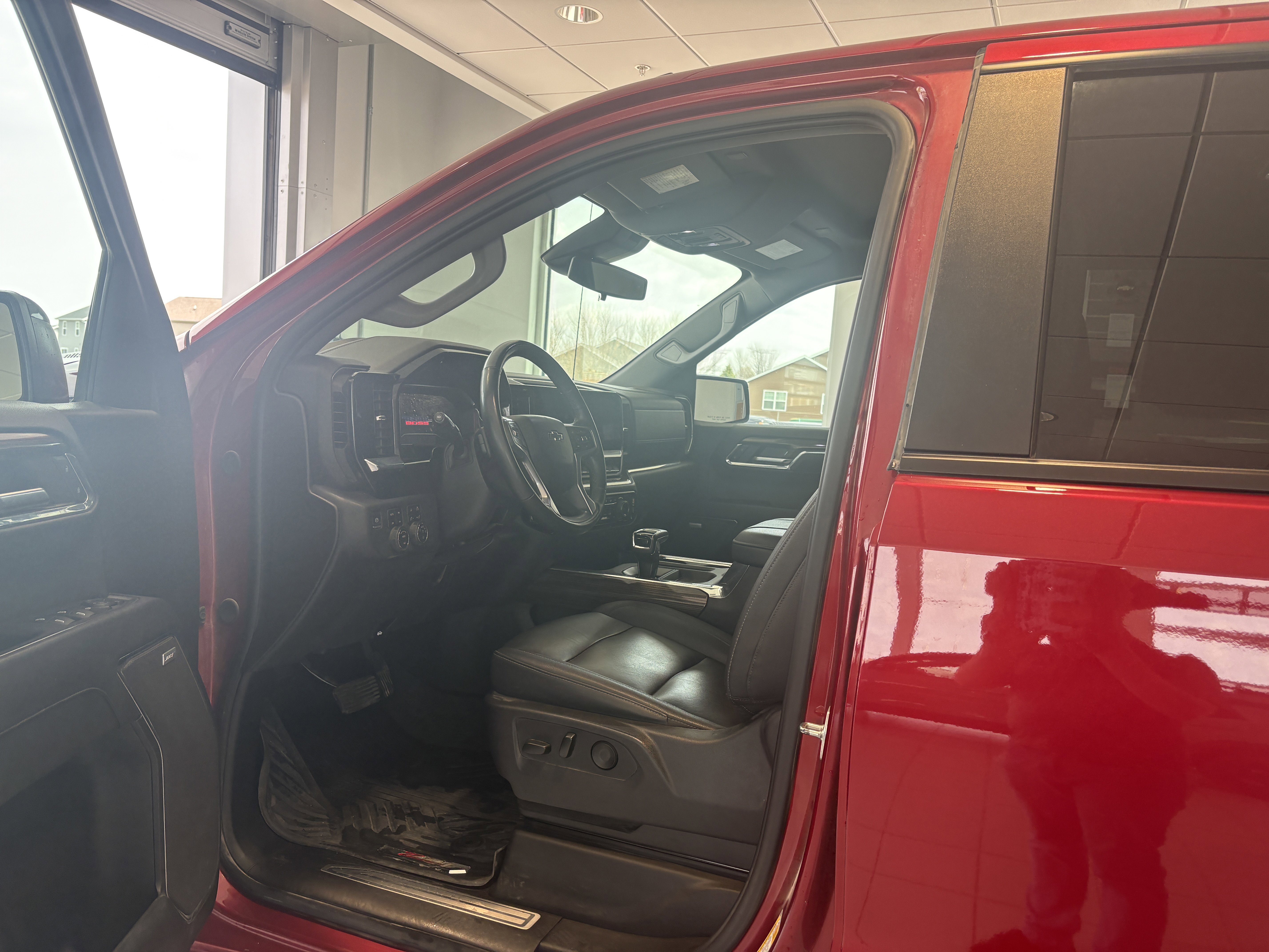 Used 2024 Chevrolet Silverado 1500 LT Trail Boss w/ Convenience Package II AWD/4WD image 10