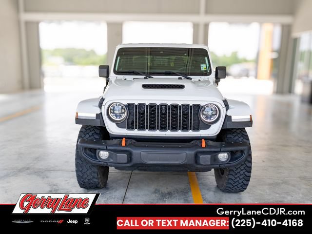 Used 2024 Jeep Gladiator Mojave AWD/4WD image 2
