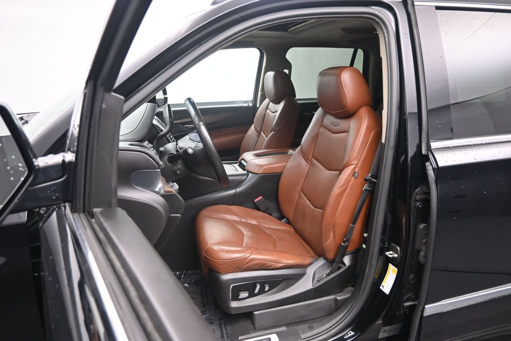Used 2018 Cadillac Escalade Premium Luxury AWD/4WD image 20