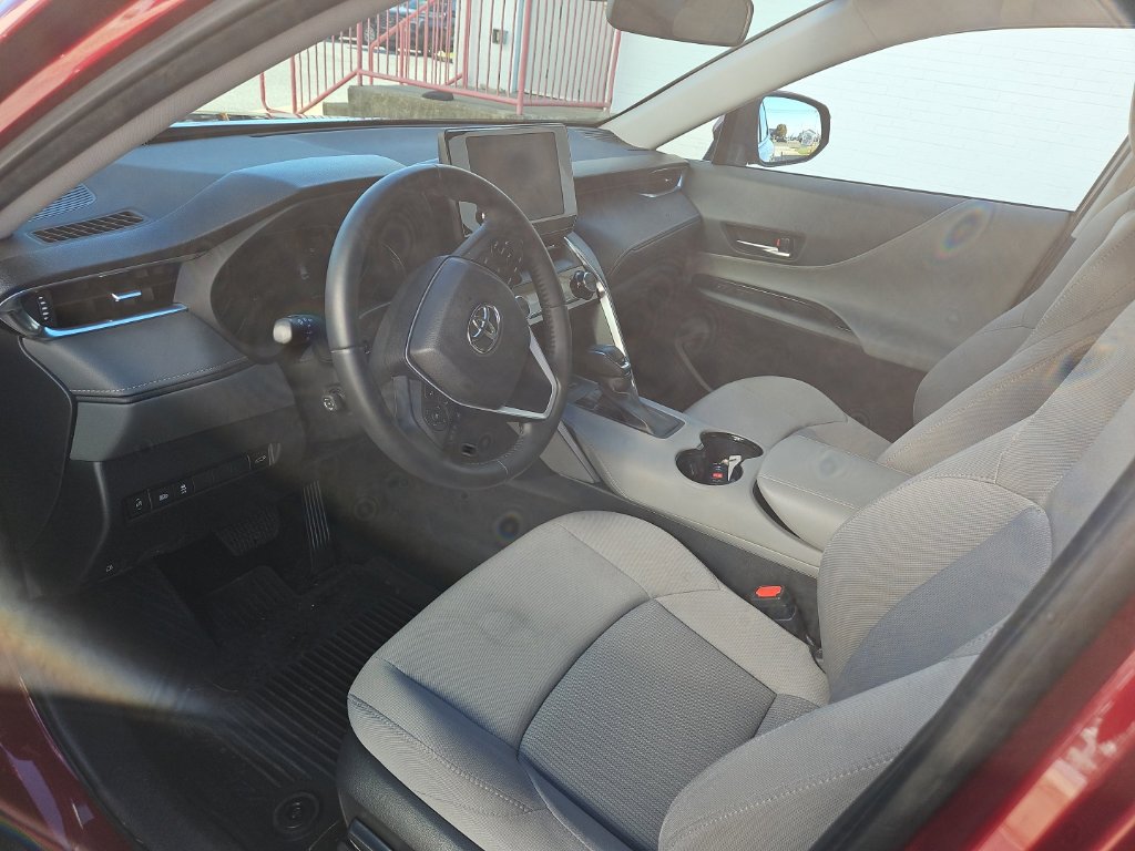 Used 2023 Toyota Venza LE AWD/4WD image 9