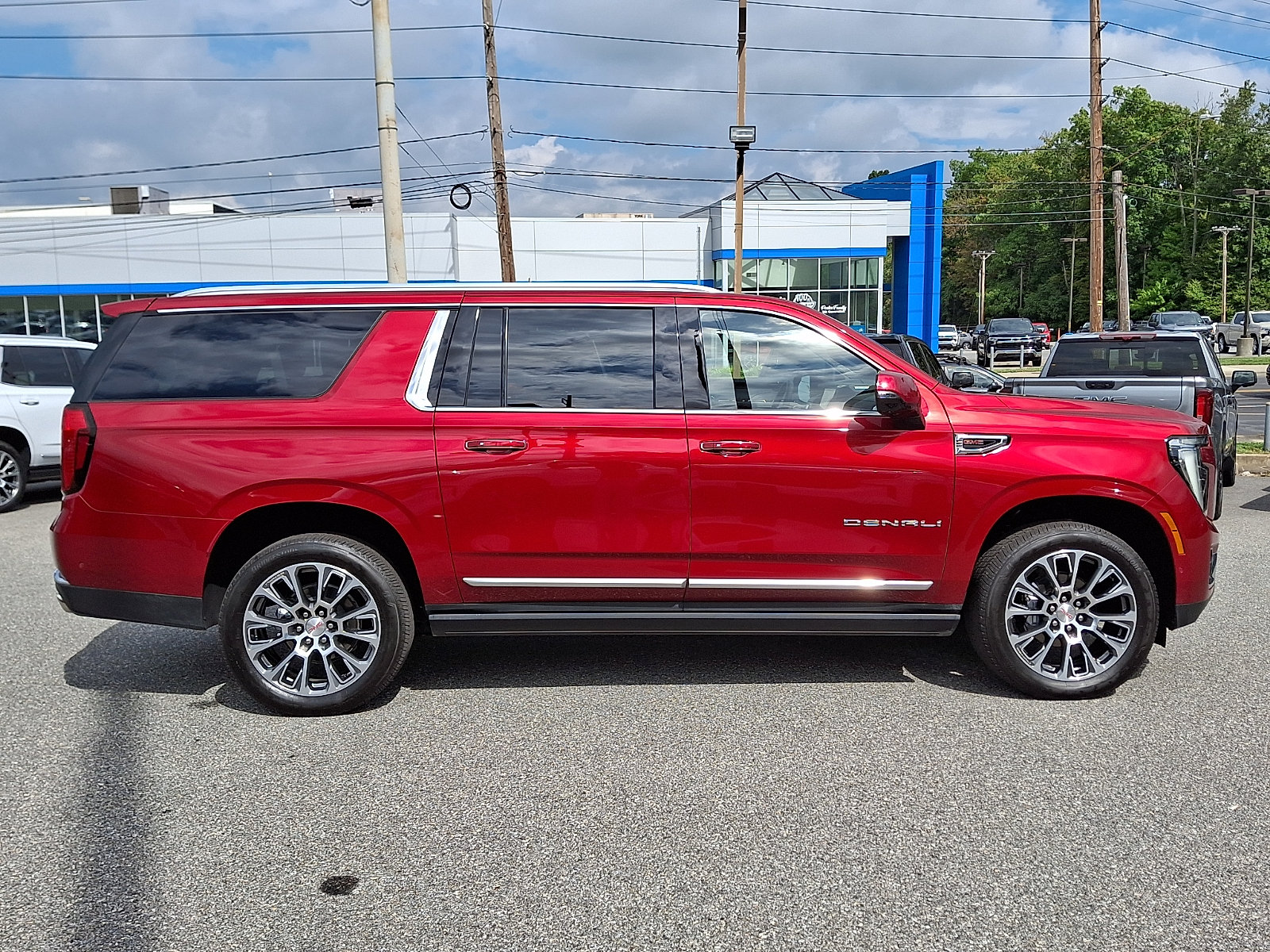 Certified 2026 GMC Yukon XL Denali w/ Sun & Power Step Package AWD/4WD image 7