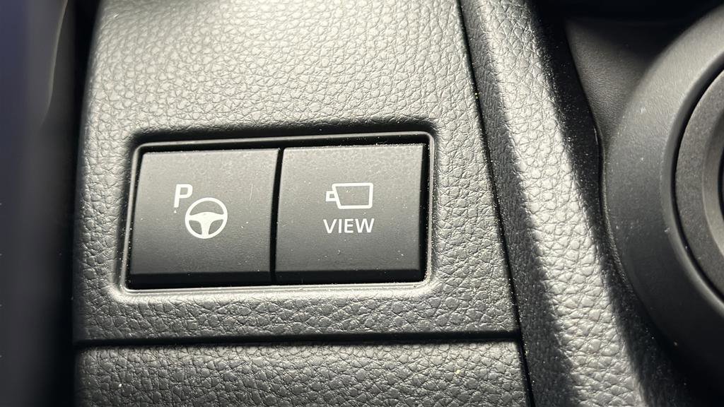 Used 2024 Toyota Prius Prime Premium w/ Advanced Technology Package FWD image 31