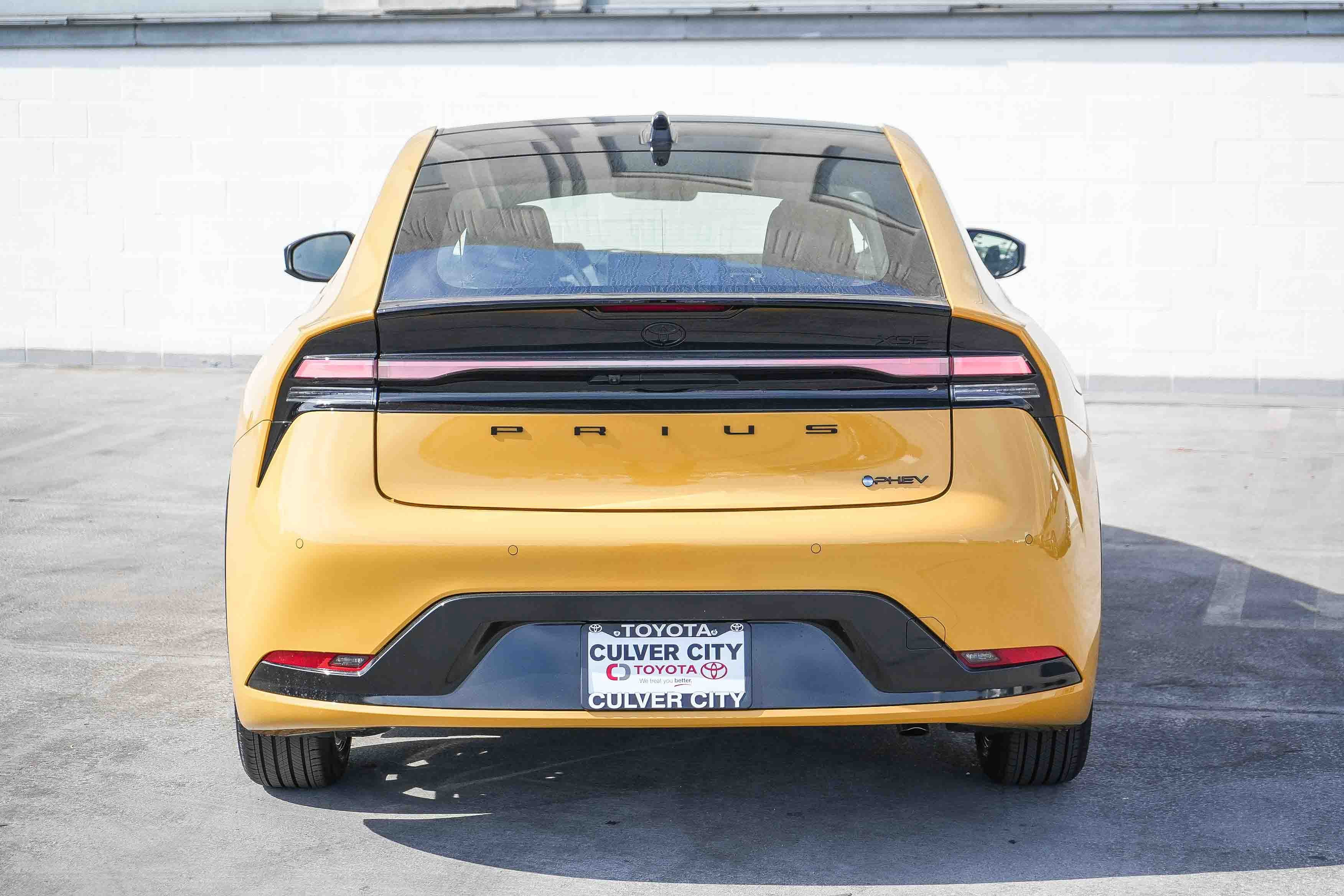New 2026 Toyota Prius Plug-In Hybrid FWD image 8