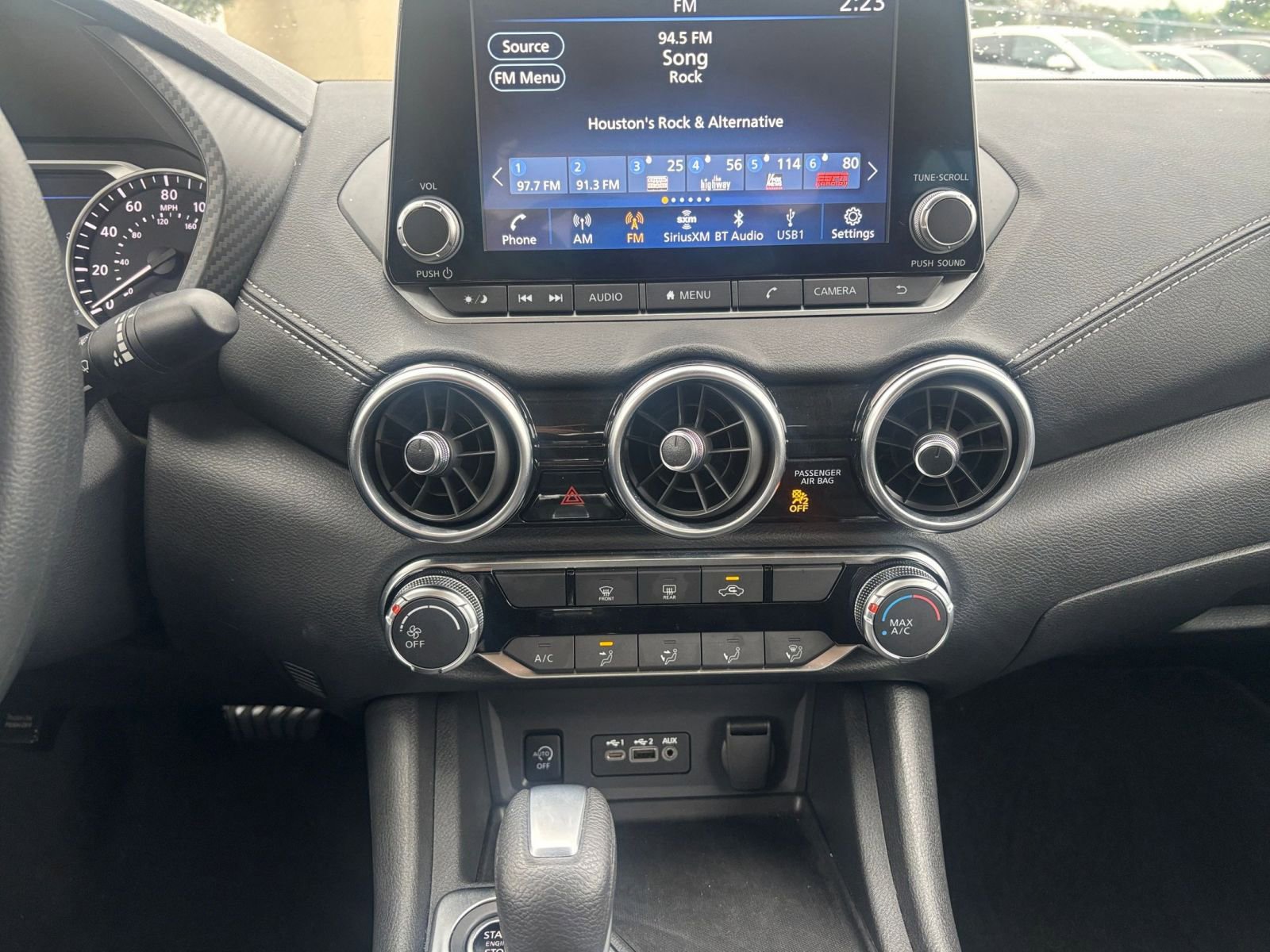 Used 2025 Nissan Sentra SV FWD image 17