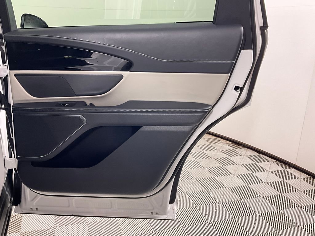 Certified 2024 Lincoln Nautilus Reserve AWD/4WD image 23