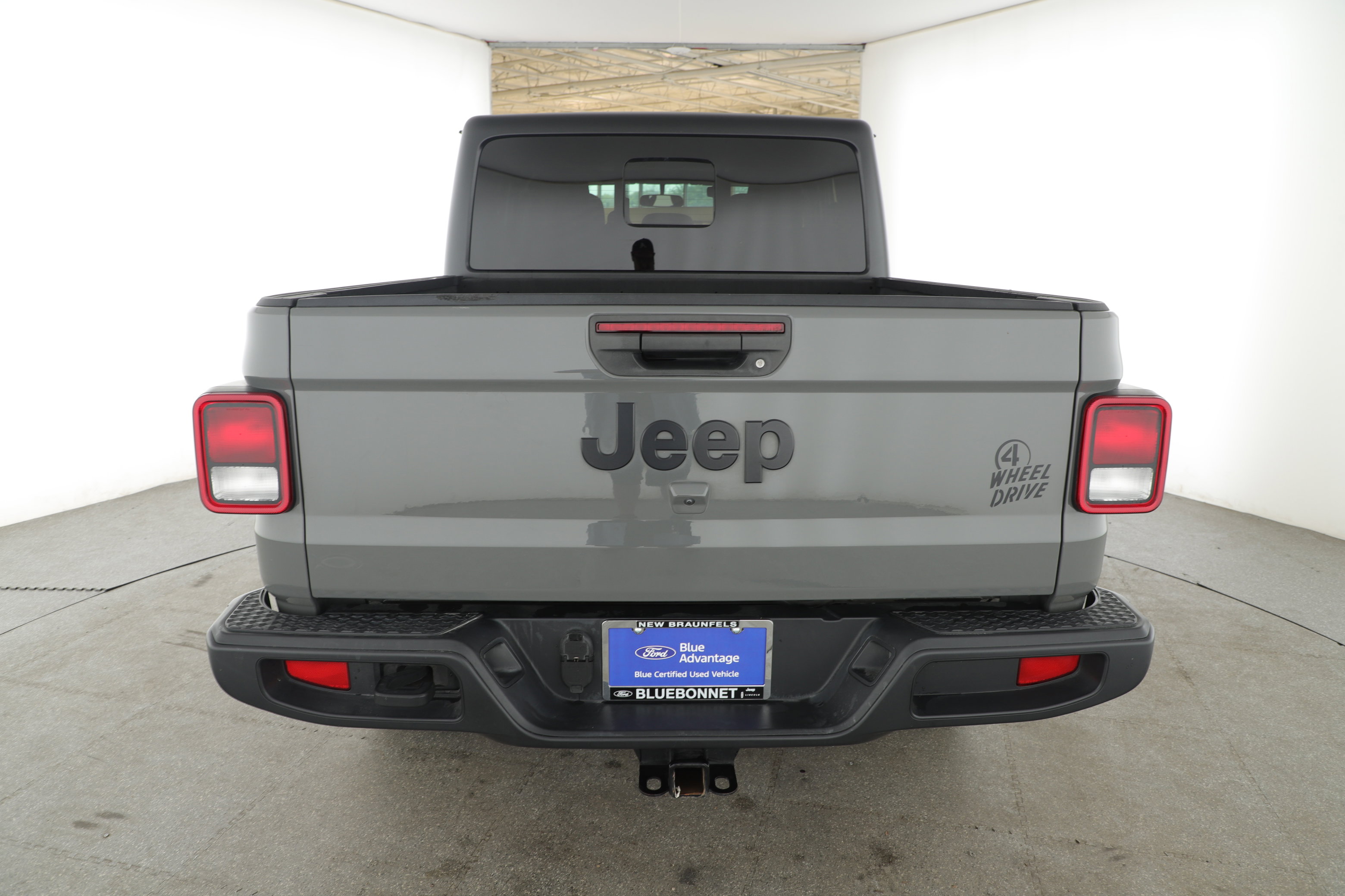 Used 2023 Jeep Gladiator Willys image 4