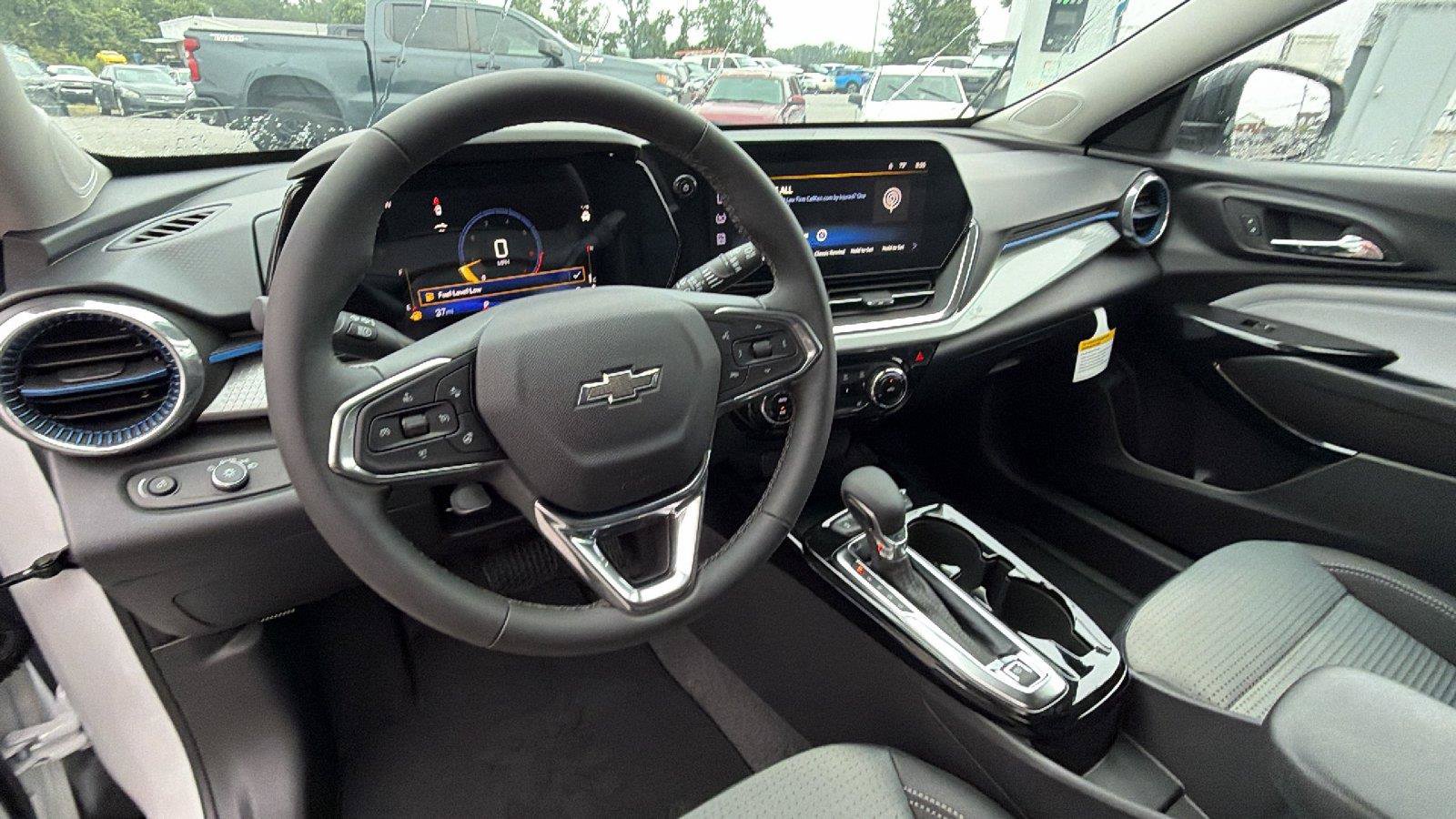 New 2026 Chevrolet Trax LT w/ Driver Confidence Package FWD image 3