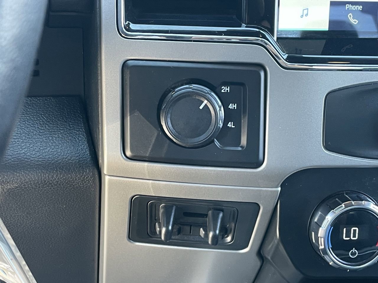 Certified 2022 Ford F350 Lariat w/ Lariat Value Package image 30