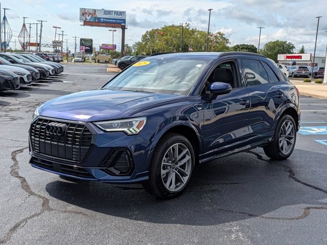 Certified 2025 Audi Q3 2.0T Premium AWD/4WD image 3