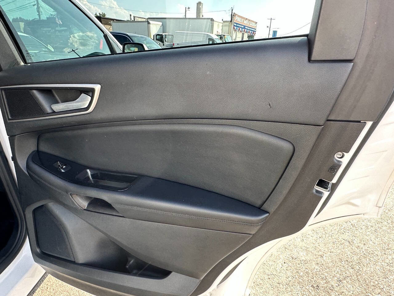 Used 2016 Ford Edge SEL w/ Equipment Group 201A AWD/4WD image 16