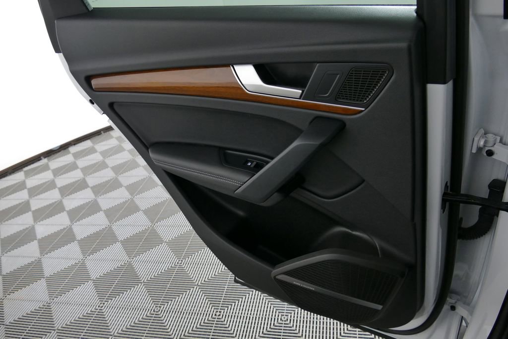 Used 2023 Audi Q5 2.0T Premium Plus w/ Premium Plus Package image 6