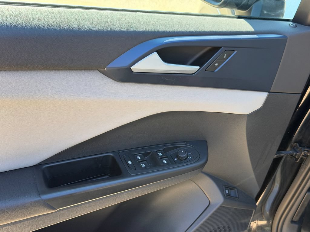 Certified 2022 Volkswagen Taos SE FWD image 10