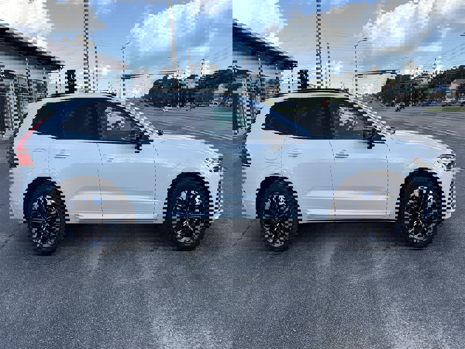 New 2026 Volvo XC60 B5 Plus w/ Protection Package Premier image 6