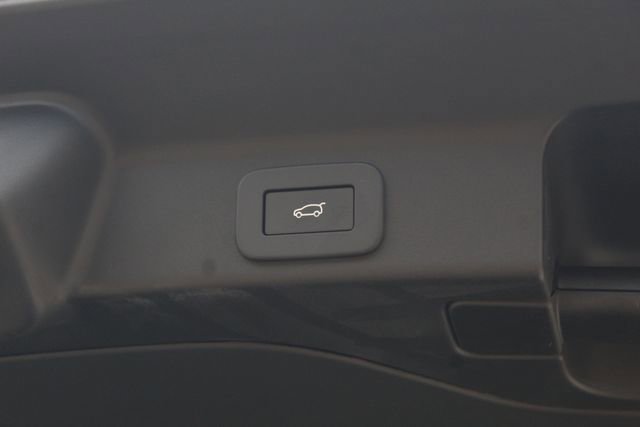 New 2026 Jaguar F-PACE R-Dynamic S image 13