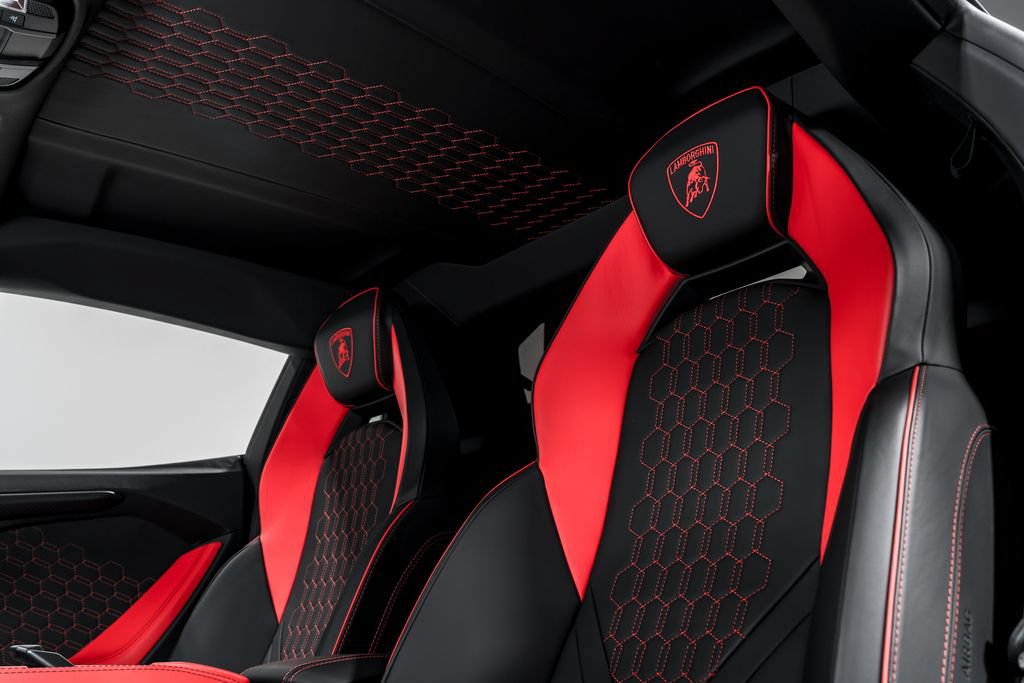 Used 2024 Lamborghini Revuelto AWD/4WD image 18