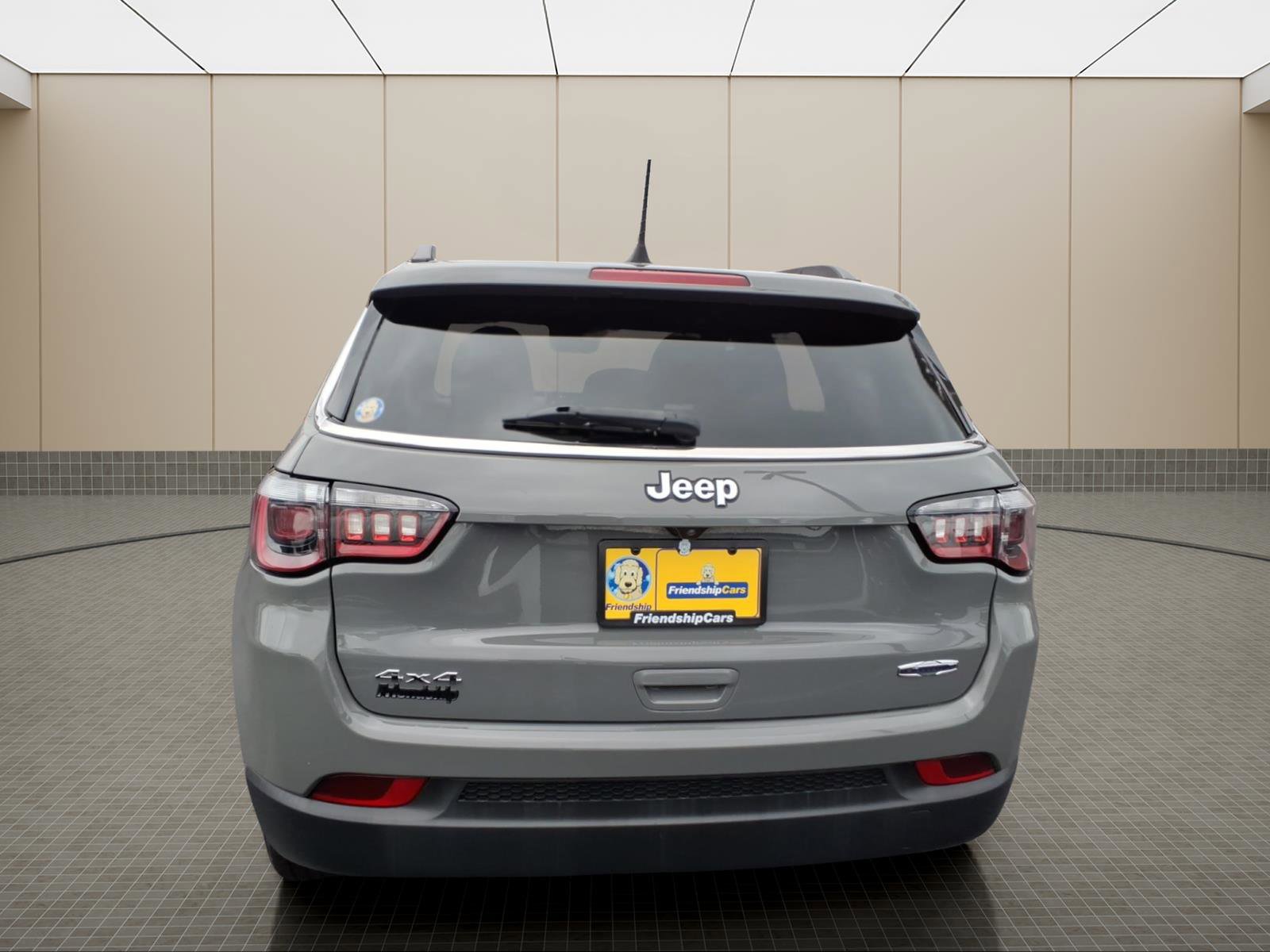 Used 2023 Jeep Compass Latitude image 9