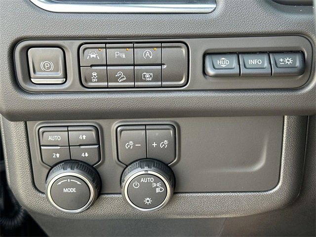 Used 2023 Chevrolet Tahoe High Country w/ Premium Package 2 image 17