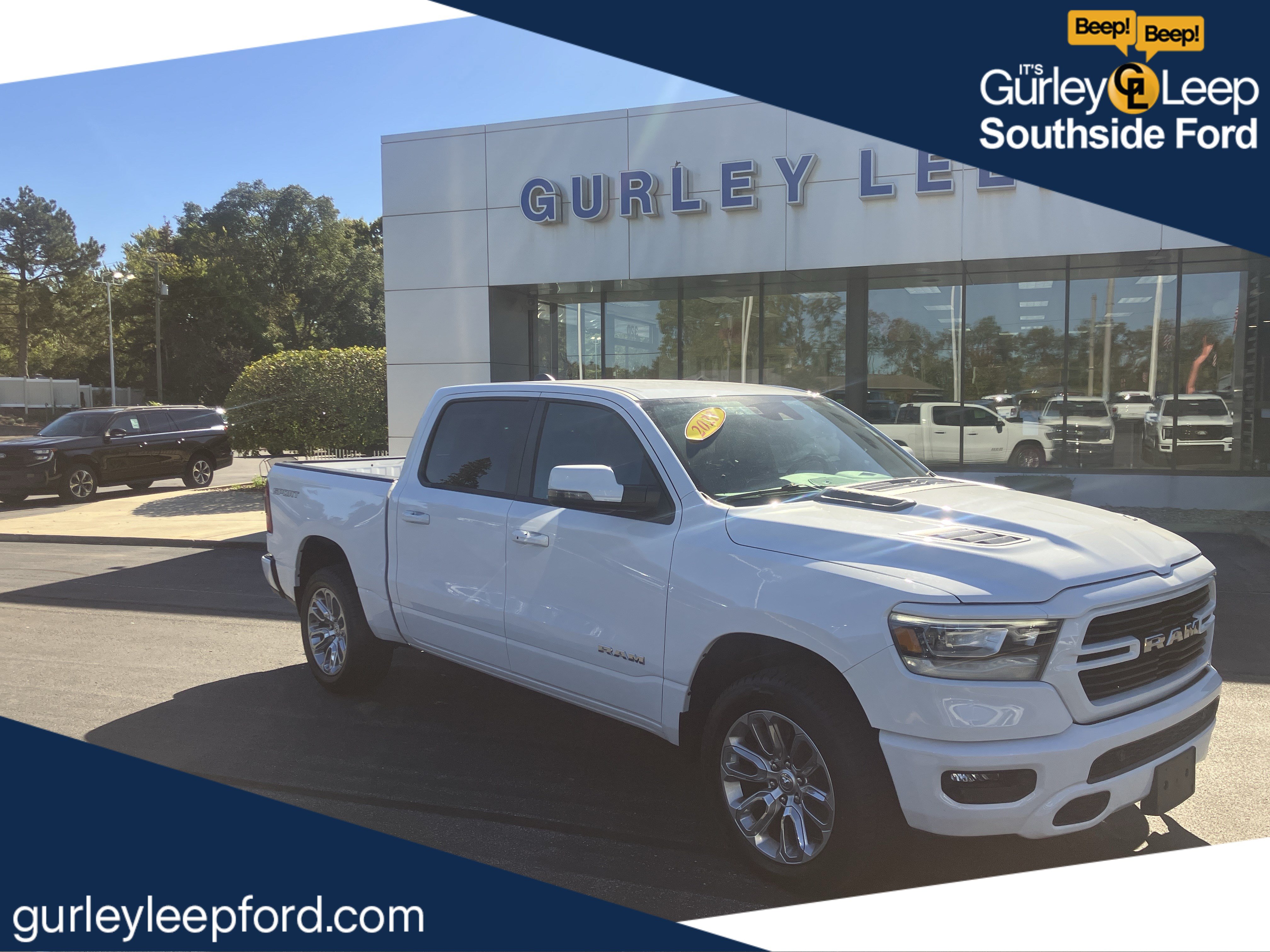 Used 2023 RAM 1500 Laramie AWD/4WD image 1