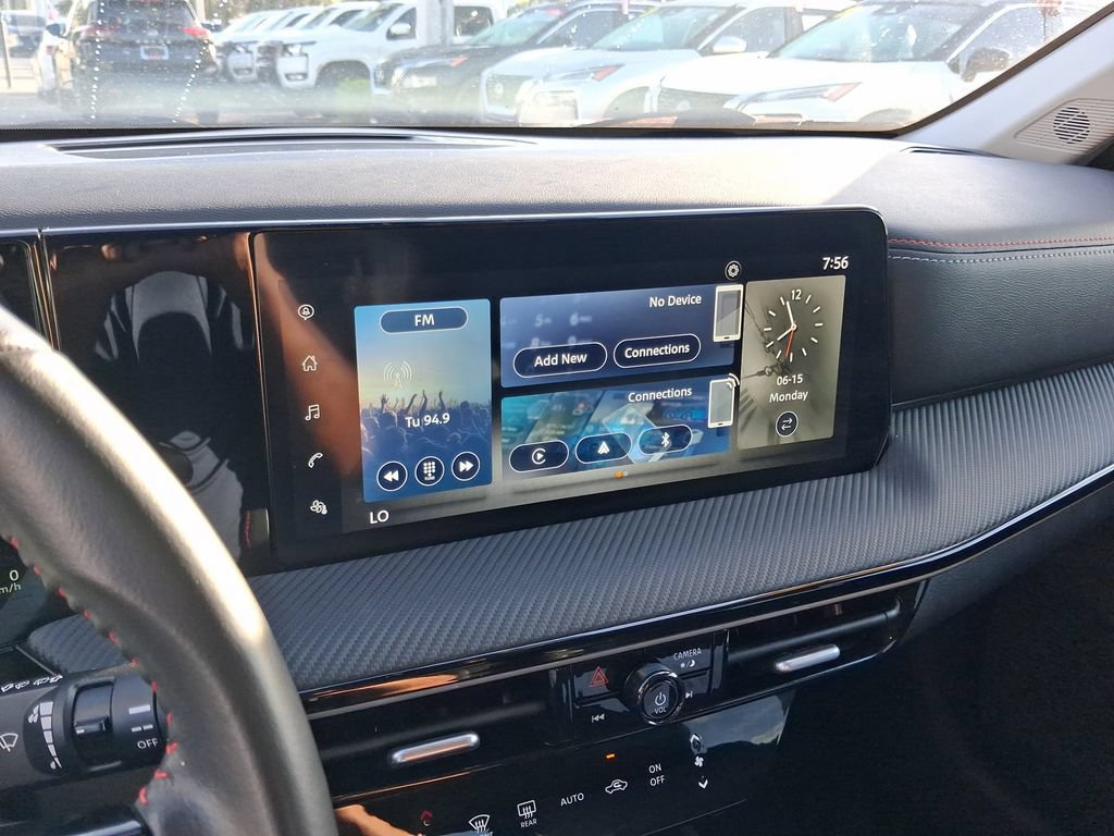 Certified 2025 Nissan Kicks SR FWD image 21