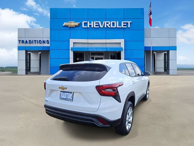 New 2026 Chevrolet Trax LS w/ LS Convenience Package FWD image 9