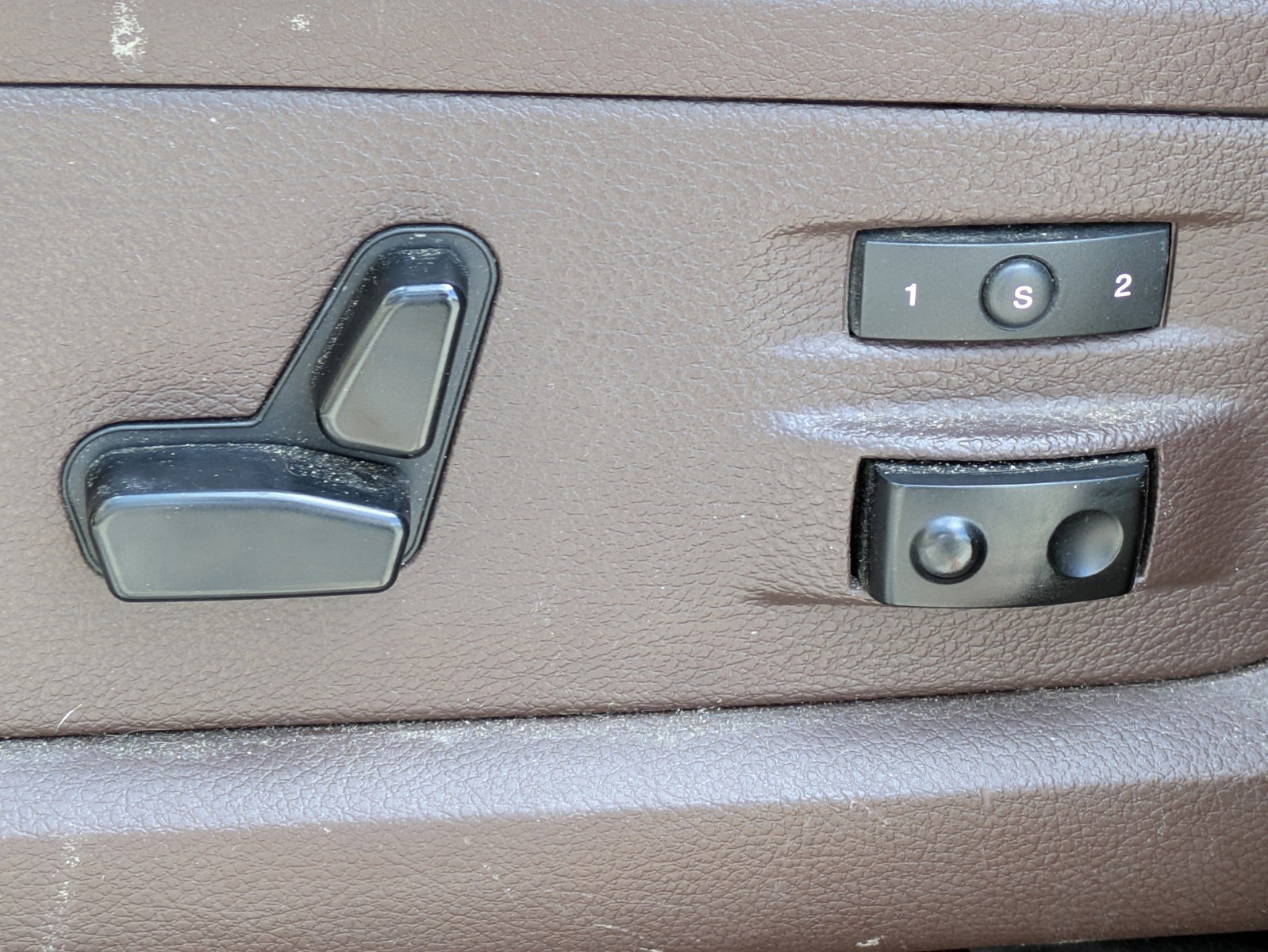 Used 2016 RAM 3500 Laramie Longhorn w/ Convenience Group image 16